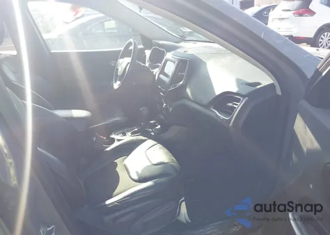 2019 Jeep Cherokee Latitude Plus 4X4 из США, поврежденный, VIN 1C4PJMLNXKD408494